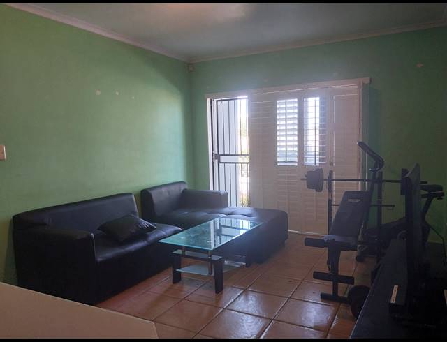 2 BEDROOM APARTMENT FOR SALE IN BURGUNDY ESTATE